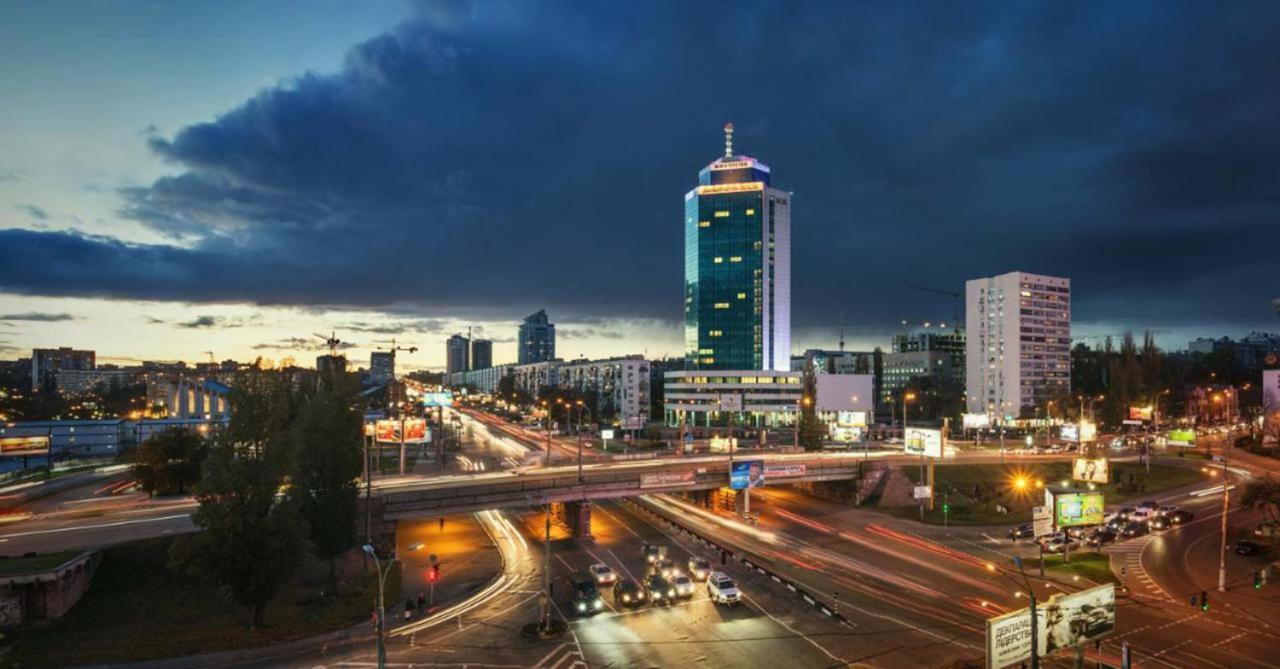 Уютная Vip Студия В Центре Метро Политех Охматдет Паркинг Kiew Exterior foto